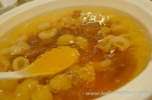 air longan dengan kelapa laut longan dan kelapa laut